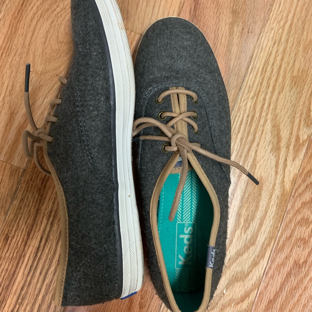 Keds - Picture 2 of 3